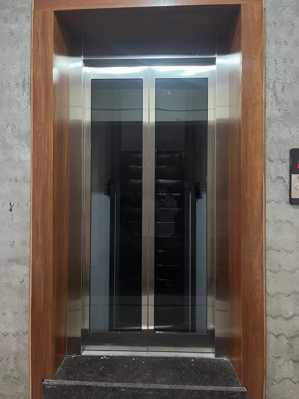 Commercial Lifts
